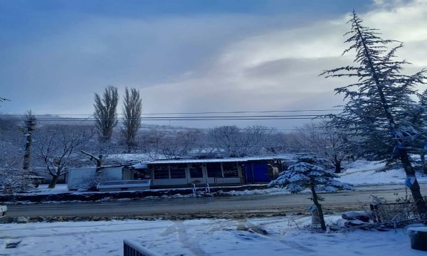 İzmir'in çatısına beyaz örtü!