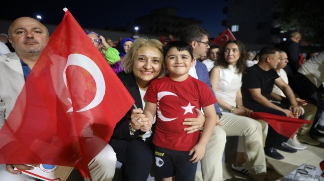 30 Ağustos coşkusu Menderes’i sardı