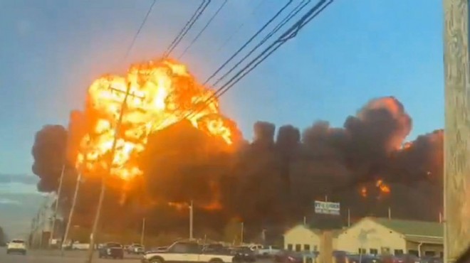 ABD'de kargo uçağı düştü: 7 ölü, 11 yaralı