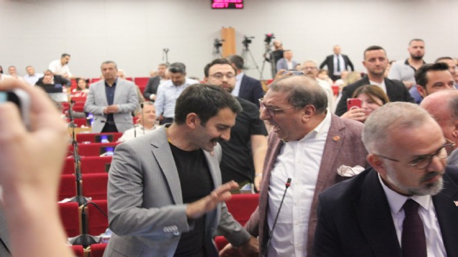 AK Partili Boztepe, 'Karşıyaka meclisini toplattırmadınız' dedi, meclis karıştı!