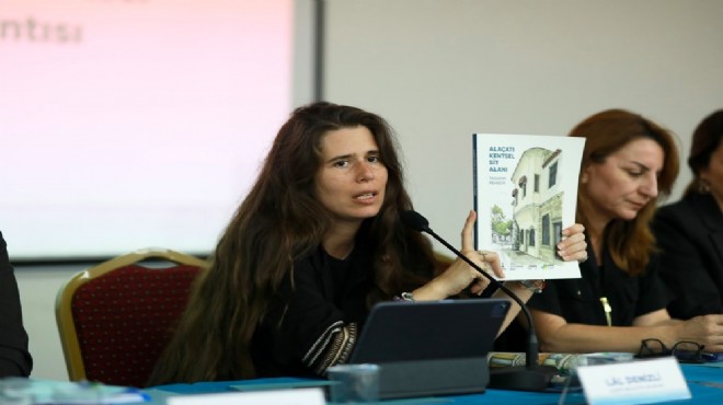 Alaçatı’nın geleceği için turizm temsilcileri ve esnafla buluştu