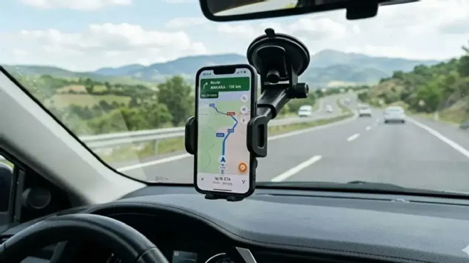 Araç içinde telefon tutucu ve koku yasaklandı mı?