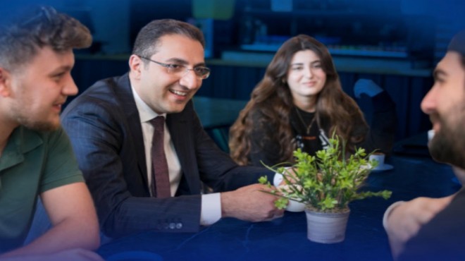 Balçova'da yeni üniversiteli gençlere cep harçlığı