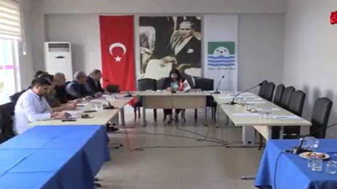 Başkan AK Parti'ye geçmişti: Mecliste protesto!