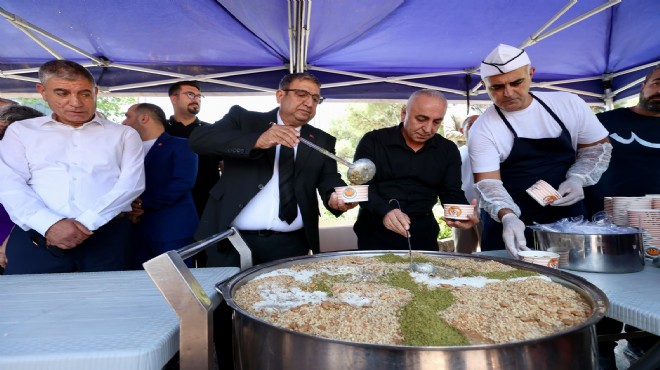 Başkan Vekili Benzer'den aşure ikramı