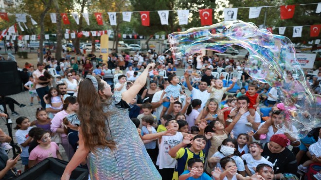 Bayraklı'da sokak festivali coşkusu