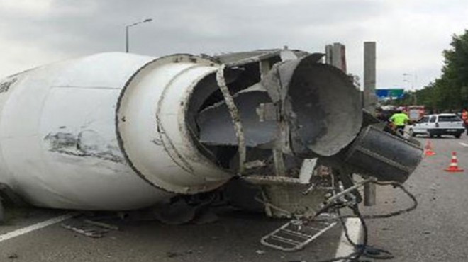 Beton mikseri devrildi: Feci son!