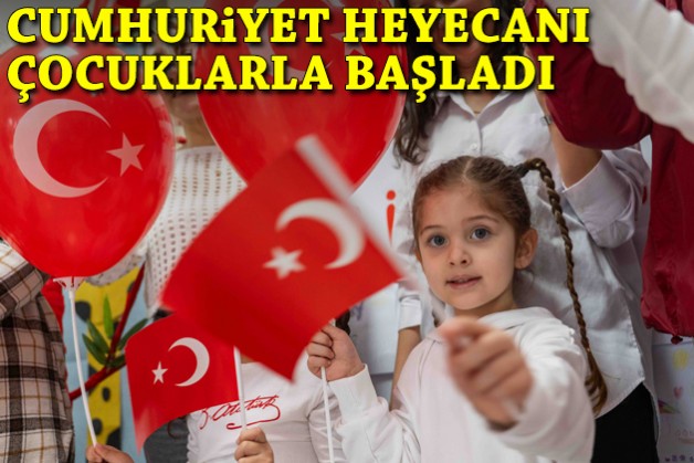 Bornova'da Cumhuriyet Bayramı coşkusu çocuklarla başladı