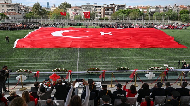 Bornova'da binlerce vatandaş tek yürek oldu
