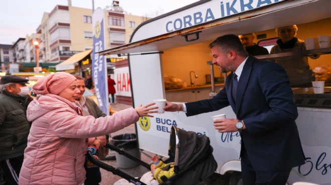 Buca Belediyesi’nden sıcak çorba ikramı