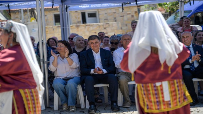 Foça'da Ata'ya saygı: Heykelini dikmeyeceğiz de ne yapacağız?