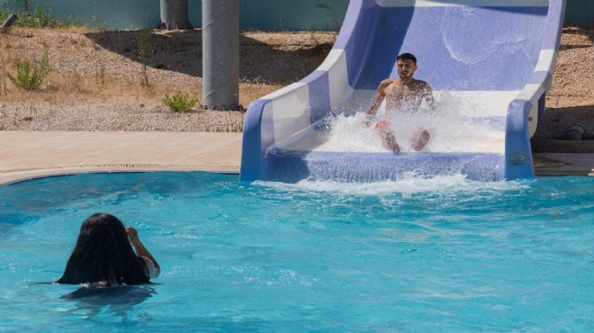 Büyükşehir’den gençlere aquapark keyfi