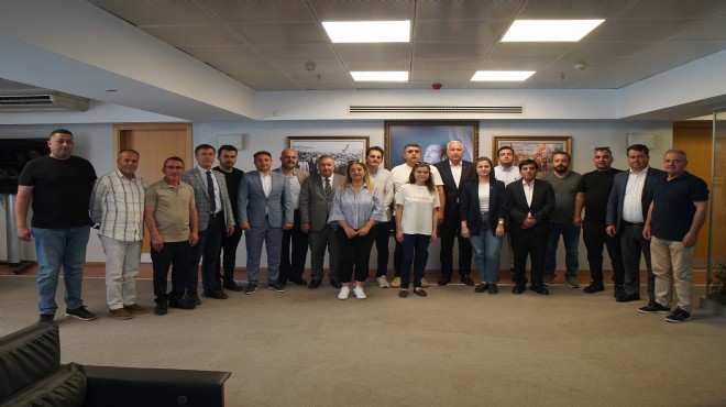CHP Kemalpaşa'dan Özgür Özel'e tam destek
