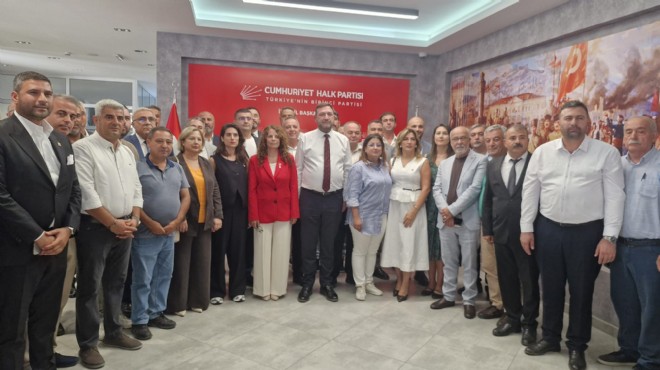 CHP'de İzmir'de ilk ilçe başkanları toplantısı: Gümrükçü, Menderes meclis aritmetiğini açıkladı!