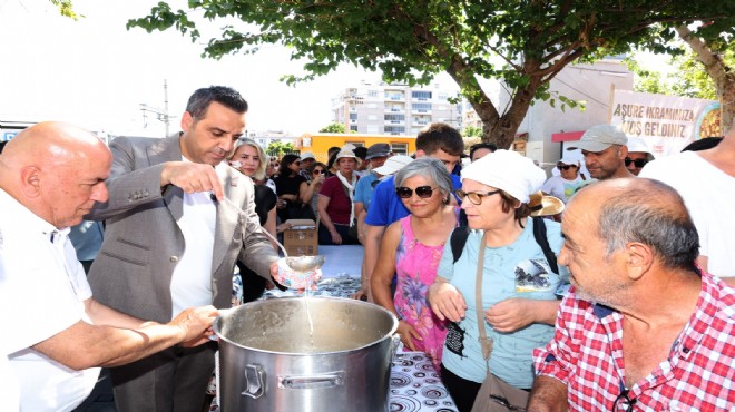 Çiğli’de aşure lokmaları birlik için paylaşıldı