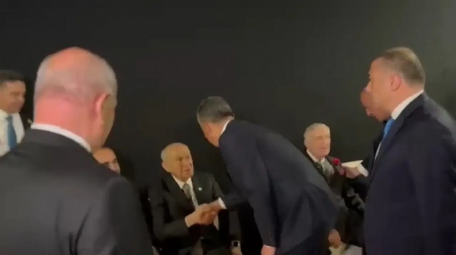 Devlet Bahçeli ve Özgür Özel resepsiyonda bir araya geldi