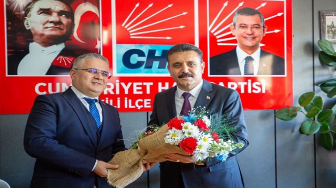 Dikili'de Başkan Kırgöz, örgütle birlikte YENİ Parti'ye geçiyor: Meydanda duyurulacak!