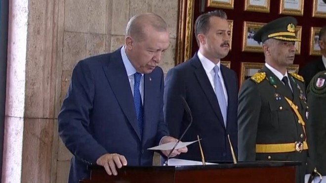 Erdoğan, devlet erkanı ile Anıtkabir'de
