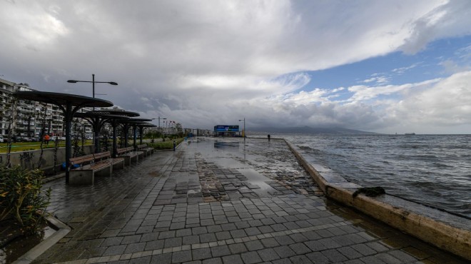 Fırtına duvarı Kordon’da taşkına set oldu!