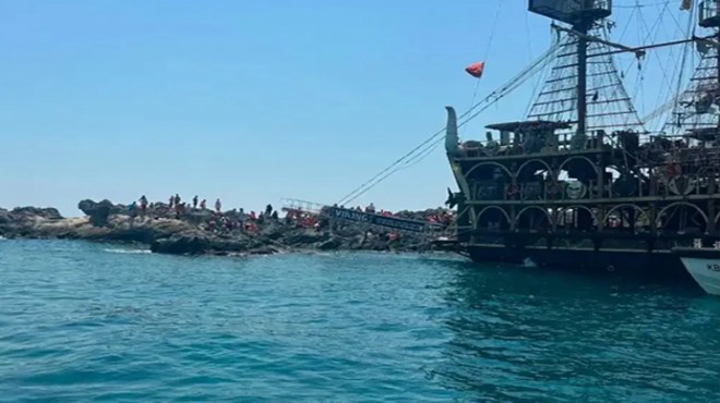 Gezi teknesi su aldı... Onlarca yolcu tahliye edildi