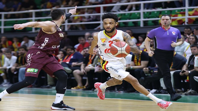 Göztepe son saniye basketiyle seriyi eşitledi