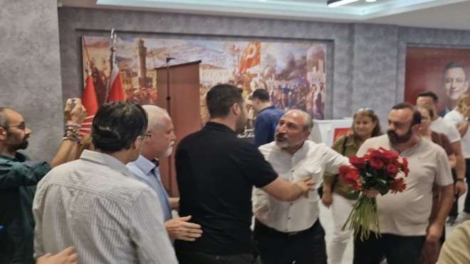 Gümrükçü'nün çiçeği CHP İzmir'i karıştırdı!