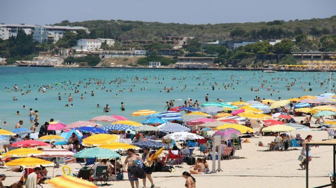 Hafta sonu nüfus yarım milyona çıkıyor: Yazın adresi Çeşme!