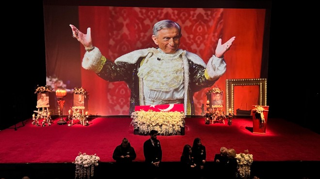 Haldun Dormen'e Muhsin Ertuğrul Sahnesi’nde veda