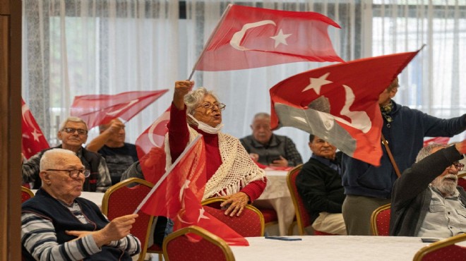 Huzurevinde coşkulu 29 Ekim balosu