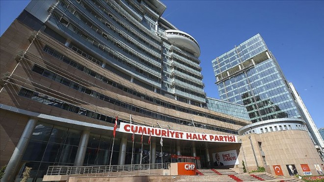 İmzalar Genel Merkez'e geliyor: Özel'den 'olağanüstü kurultay' hamlesi!