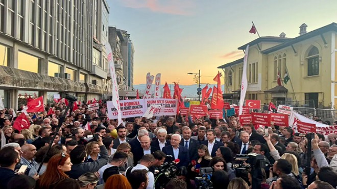 İzmir'de Cemil Tugay protestosu... YENİ Partili Güç: İzmir seni azletti!
