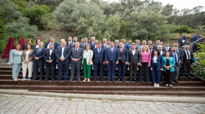 İzmir'de belediye başkanlarından ‘yeni parti’ toplantısı!