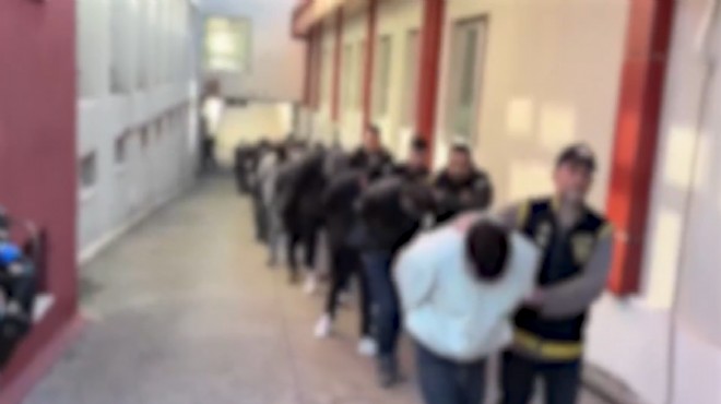 İzmir'de 'belediyede işe yerleştirme' vaadiyle vurgun!