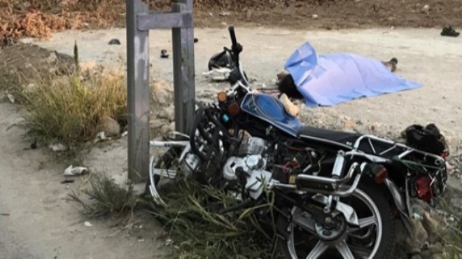 İzmir'de feci kaza: Elektrik direği sonu oldu!