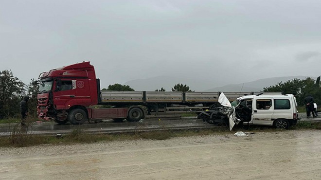İzmir'de hatalı sollama faciayla bitti