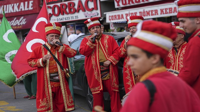 İzmir'de mehter marşıyla üye katılım töreni