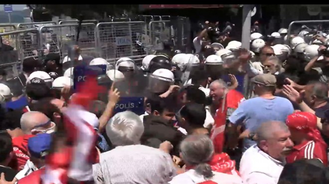 İzmir'de miting öncesi polis müdahalesi