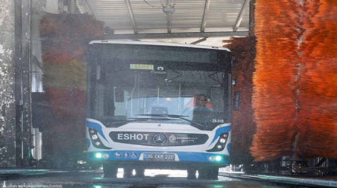 İzmir'de otobüs yıkama suları geri dönüştürülüyor!