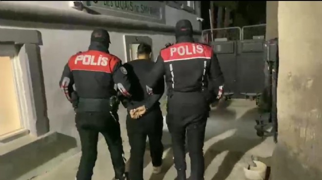 İzmir'de 'sahte polis' ve firari yakayı ele verdi!