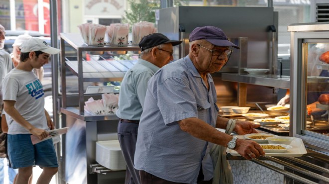 İzmir'e 7. Kent Lokantası: 4 çeşit yemek 25 TL!