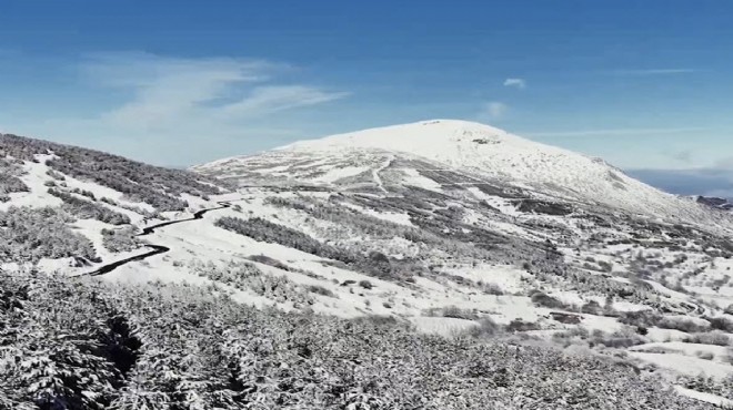 İzmir'in çatısına beyaz örtü!