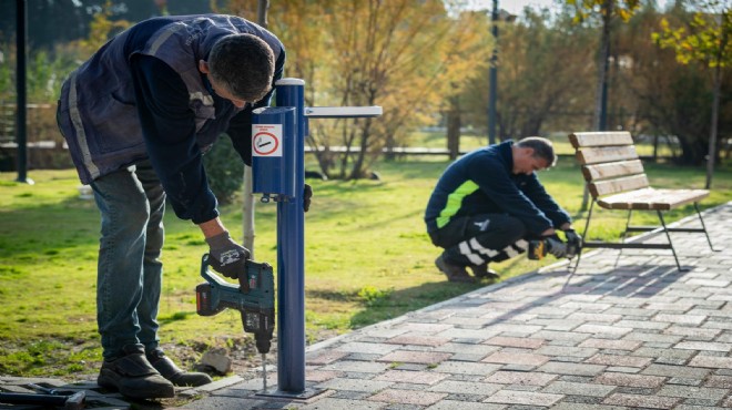 İzmir'in parkları bayrama hazırlanıyor