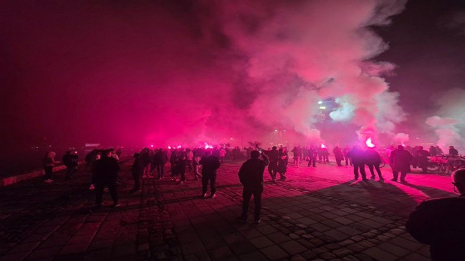 İzmir'in siyah-beyaz çınarı Altay 112 yaşında!