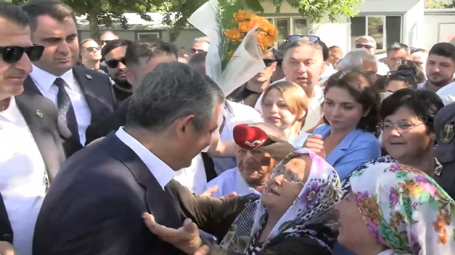 Özel'in İzmir mesaisi başladı: Sana otobüs de alacağız bina da yapacağız!
