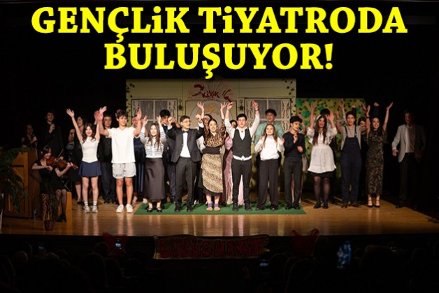 İzmir’de gençlik tiyatroyla buluşuyor!