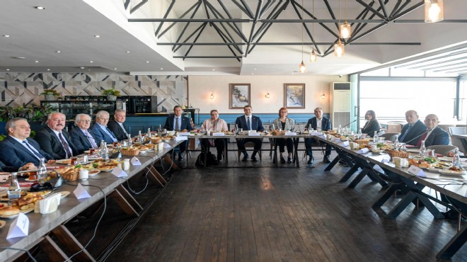 İzmir’de iş dünyası ve CHP’den ekonomi zirvesi