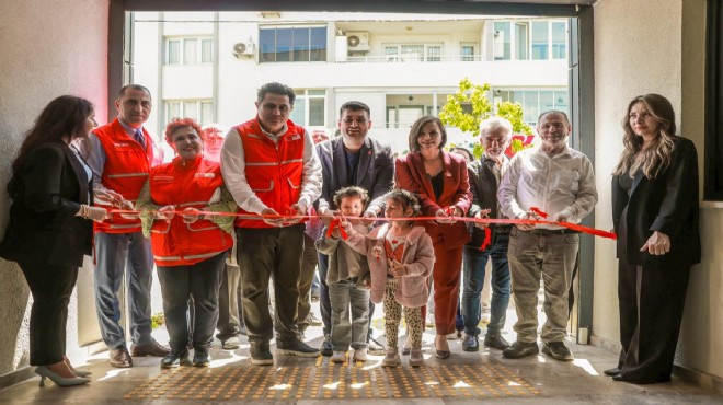 Karabağlar'da Sosyal Market'in 2'ncisi açıldı