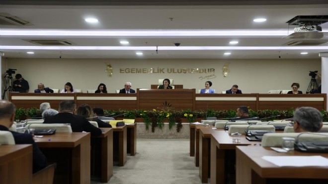 Karabağlar'da YENİ Parti-CHP gerilimi: Biz kucaktan kucağa gitmedik!