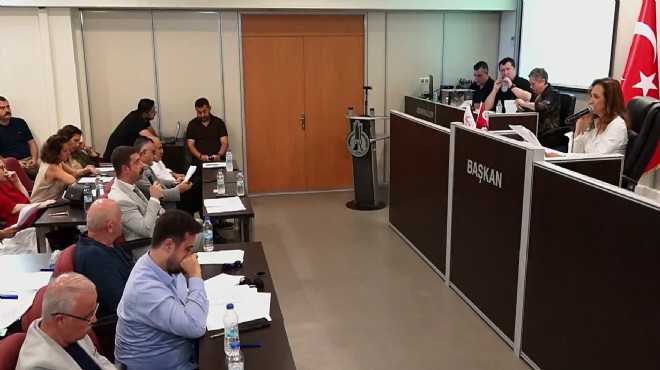 Karşıyaka'da istifalar sonrası CHP'de çatlak!