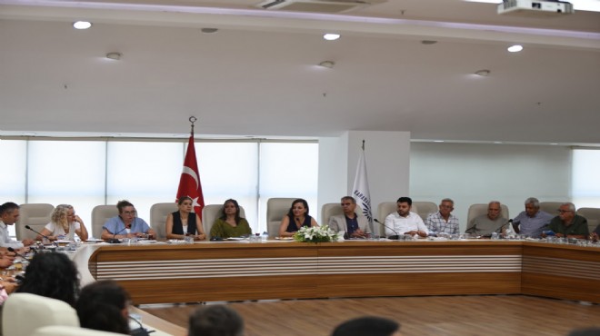 Kınay: Esnafımızla birlikte Karabağlar’ı güçlendireceğiz
